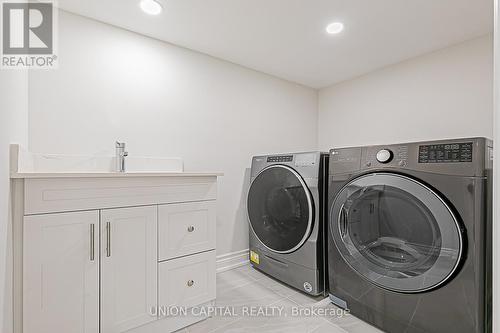 1115 Veterans Way, Newmarket, ON - Indoor Photo Showing Laundry Room