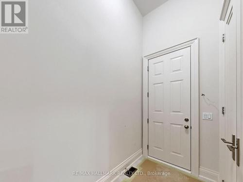 13 Calla Trail, Aurora, ON - Indoor Photo Showing Other Room
