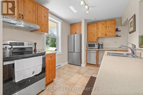 17682 Loyalist Parkway, Prince Edward County, ON - Indoor Photo Showing Kitchen With Double Sink