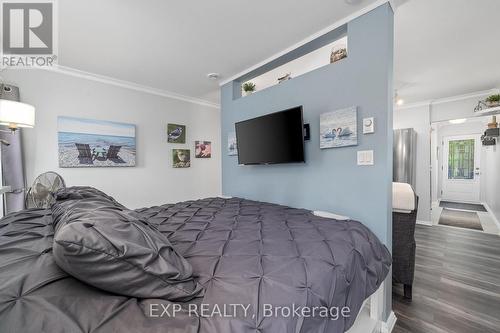 17682 Loyalist Parkway, Prince Edward County, ON - Indoor Photo Showing Bedroom