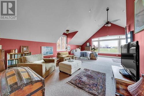 46 Tooth Acres Lane, Prince Edward County, ON - Indoor Photo Showing Living Room