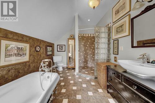 46 Tooth Acres Lane, Prince Edward County, ON - Indoor Photo Showing Bathroom
