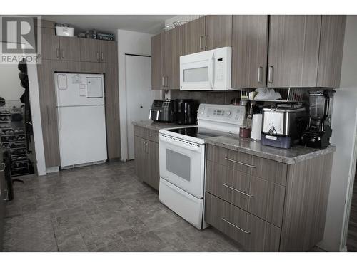 9116 92A Street, Fort St. John, BC - Indoor Photo Showing Kitchen