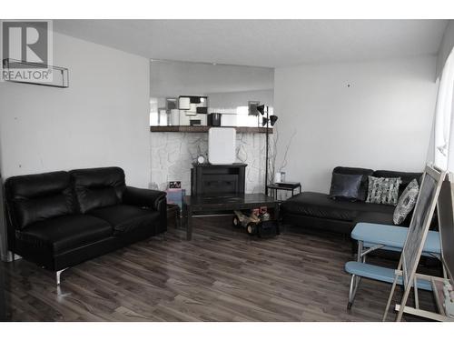 9116 92A Street, Fort St. John, BC - Indoor Photo Showing Living Room