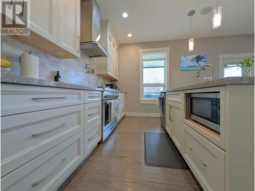 2619 Maurice Drive, Prince George, BC - Indoor Photo Showing Kitchen With Upgraded Kitchen