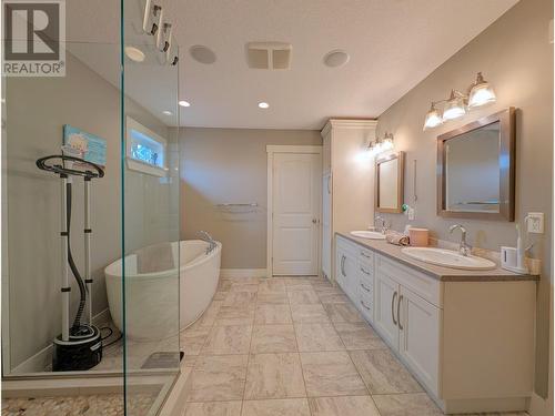 2619 Maurice Drive, Prince George, BC - Indoor Photo Showing Bathroom