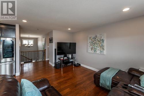 2542 Chancellor Boulevard, Prince George, BC - Indoor Photo Showing Living Room