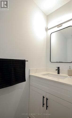 413 - 31 Avondale Avenue, Toronto, ON - Indoor Photo Showing Bathroom
