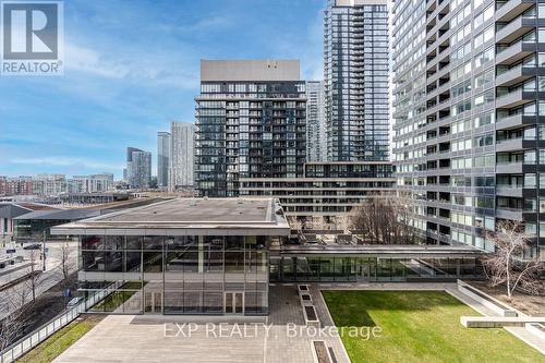 722 - 4K Spadina Avenue, Toronto, ON - Outdoor With Balcony With Facade