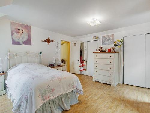 Chambre Ã  coucher principale - 10 Rue St-Lambert, Sainte-Thérèse, QC - Indoor Photo Showing Bedroom