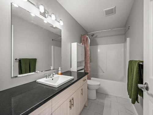 1400 Larsen Rd, Courtenay, BC - Indoor Photo Showing Bathroom