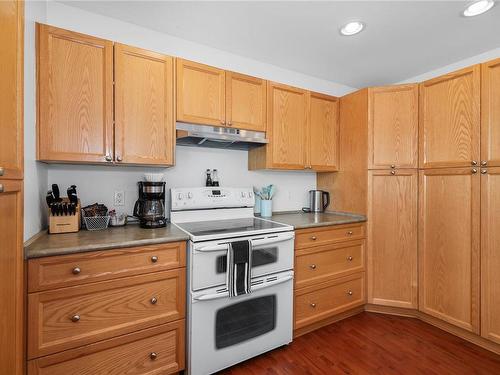 15078 Ripple Rock Rd, Campbell River, BC - Indoor Photo Showing Kitchen