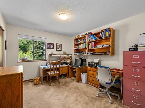 5145 Gainsberg Rd, Bowser, BC - Indoor Photo Showing Office