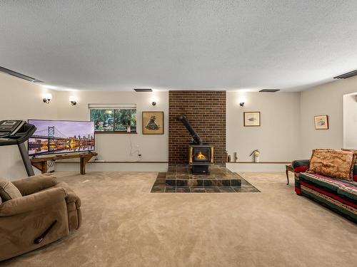 5145 Gainsberg Rd, Bowser, BC - Indoor With Fireplace
