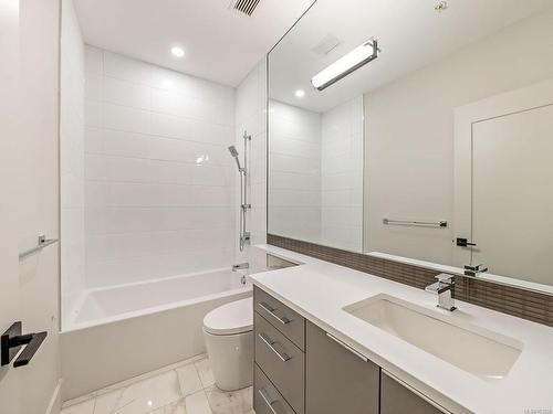113-463 Hirst Ave, Parksville, BC - Indoor Photo Showing Bathroom