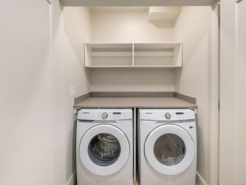 113-463 Hirst Ave, Parksville, BC - Indoor Photo Showing Laundry Room
