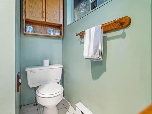 4855 Major Rd, Saanich, BC - Indoor Photo Showing Bathroom