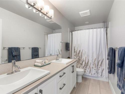 3469 Curlew St, Colwood, BC - Indoor Photo Showing Bathroom