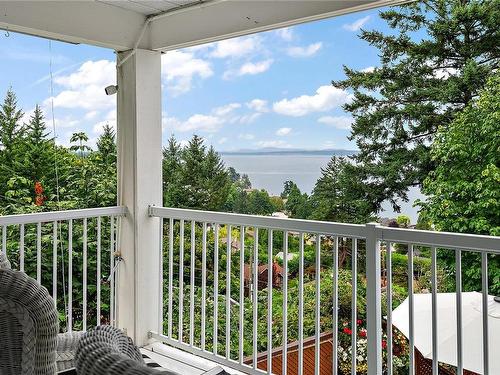 5009 Bonanza Pl, Saanich, BC - Outdoor With Balcony With Exterior