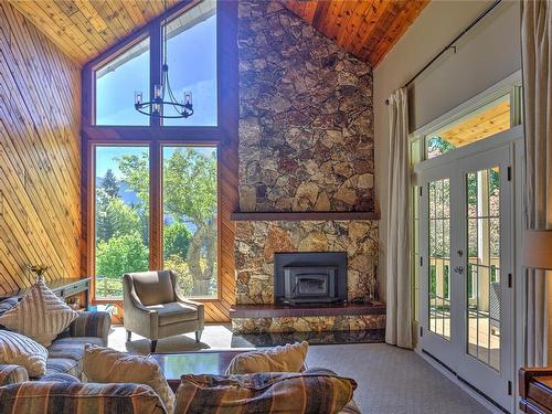 7476 Neva Rd, Lake Cowichan, BC - Indoor Photo Showing Living Room With Fireplace