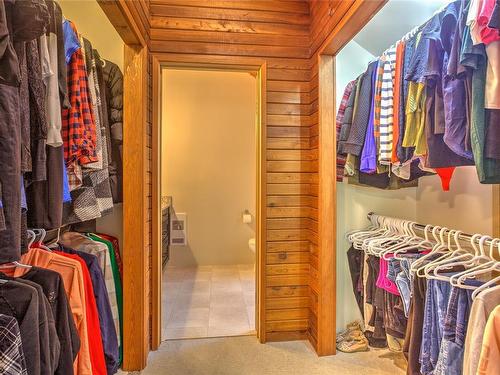 7476 Neva Rd, Lake Cowichan, BC - Indoor With Storage