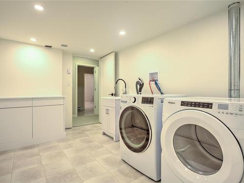 7476 Neva Rd, Lake Cowichan, BC - Indoor Photo Showing Laundry Room