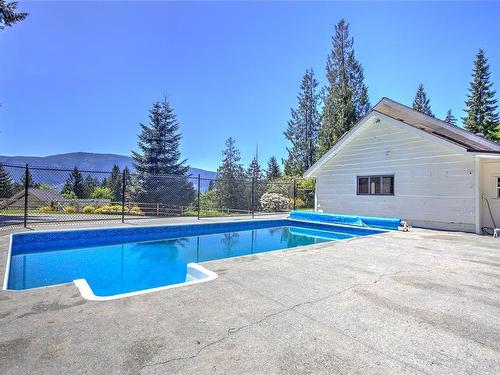 7476 Neva Rd, Lake Cowichan, BC - Outdoor With In Ground Pool