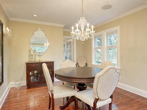 1690 Ash Rd, Saanich, BC - Indoor Photo Showing Dining Room