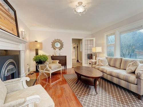 1690 Ash Rd, Saanich, BC - Indoor Photo Showing Living Room With Fireplace