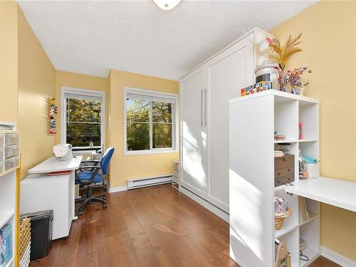 20-4619 Elk Lake Dr, Saanich, BC - Indoor Photo Showing Office
