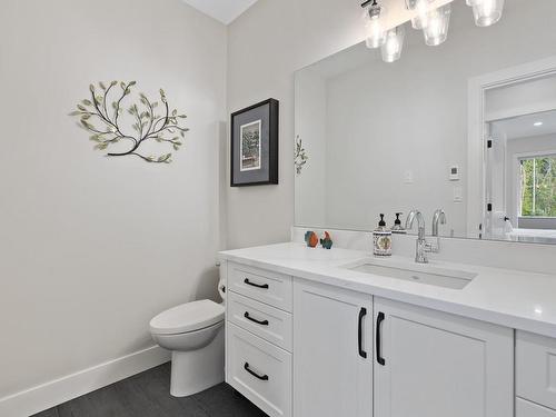 5180 Willis Way, Courtenay, BC - Indoor Photo Showing Bathroom