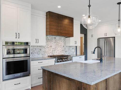 5180 Willis Way, Courtenay, BC - Indoor Photo Showing Kitchen With Upgraded Kitchen