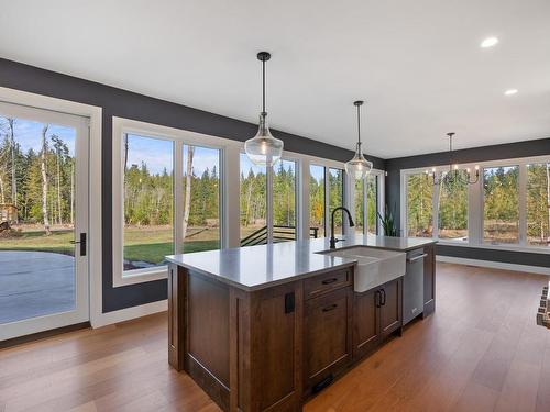 5180 Willis Way, Courtenay, BC - Indoor Photo Showing Kitchen