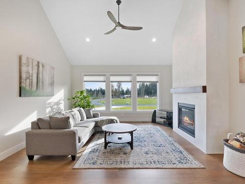 5180 Willis Way, Courtenay, BC - Indoor Photo Showing Living Room With Fireplace