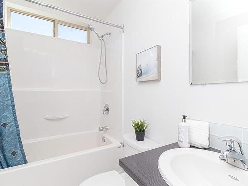 6360 Willowpark Way, Sooke, BC - Indoor Photo Showing Bathroom