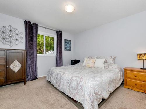1050 Fitzgerald Rd, Shawnigan Lake, BC - Indoor Photo Showing Bedroom