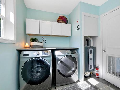 1050 Fitzgerald Rd, Shawnigan Lake, BC - Indoor Photo Showing Laundry Room