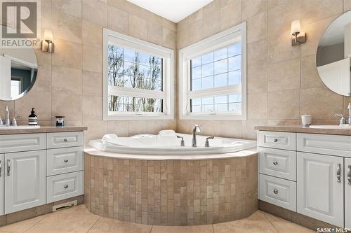 7 New Bay, Emerald Park, SK - Indoor Photo Showing Bathroom