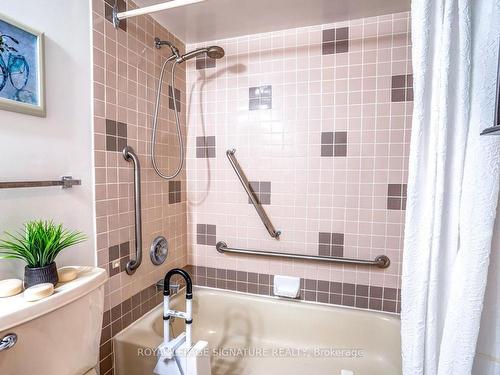506-115 Bonis Ave, Toronto, ON - Indoor Photo Showing Bathroom