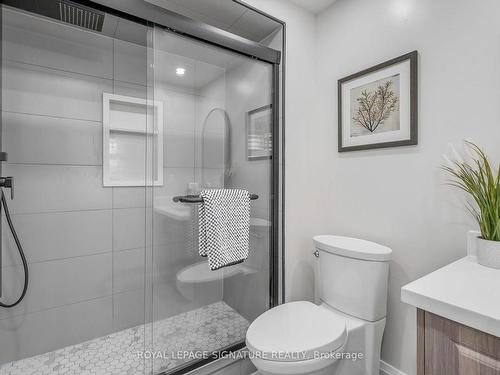 27 Hearne Cres, Ajax, ON - Indoor Photo Showing Bathroom