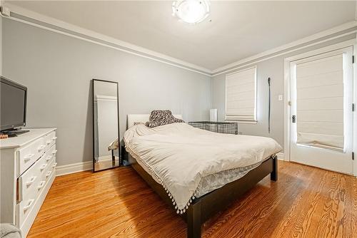 135 Haddon Avenue, Hamilton, ON - Indoor Photo Showing Bedroom