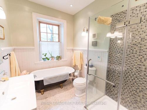5259 Fourth Line, Guelph/Eramosa, ON - Indoor Photo Showing Bathroom