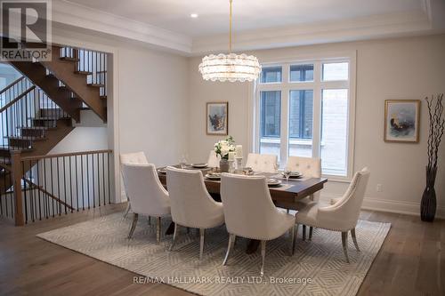 21 Calla Trail, Aurora, ON - Indoor Photo Showing Living Room