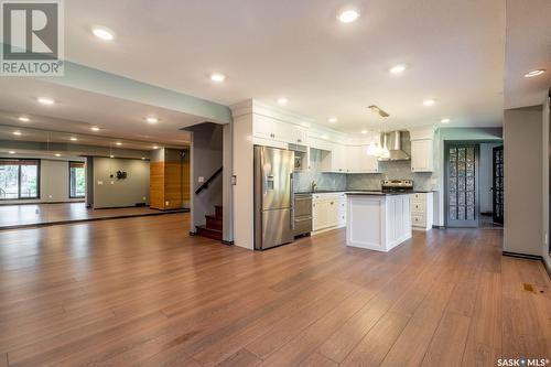 5062 Wascana Vista Court, Regina, SK - Indoor Photo Showing Kitchen With Upgraded Kitchen