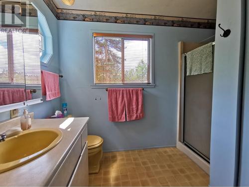 7547 Edall Bay Road, Bridge Lake, BC - Indoor Photo Showing Bathroom