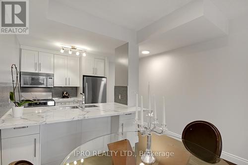 501 - 39 Jarvis Street, Toronto, ON - Indoor Photo Showing Kitchen With Upgraded Kitchen
