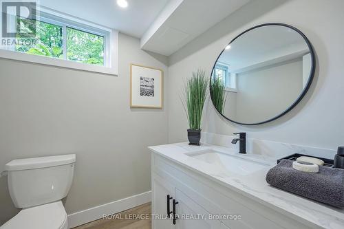 26 Breton Park Crescent, London, ON - Indoor Photo Showing Bathroom