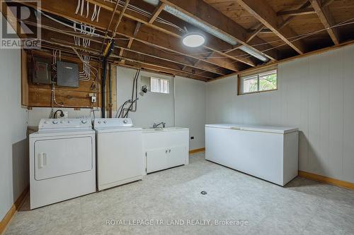 26 Breton Park Crescent, London, ON - Indoor Photo Showing Laundry Room