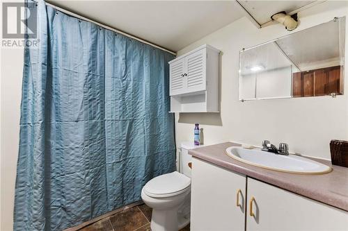 LOWER LEVEL FULL BATH - 944 Pembroke Street W, Pembroke, ON - Indoor Photo Showing Bathroom