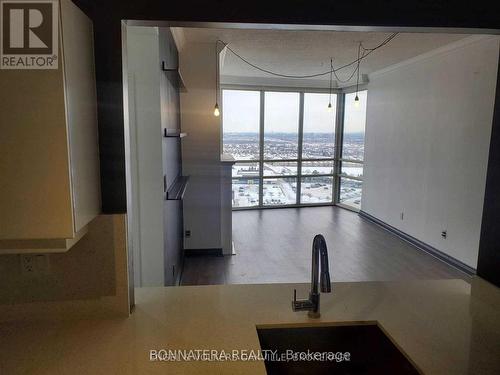 Ph4 - 50 Eglinton Avenue W, Mississauga, ON - Indoor Photo Showing Other Room